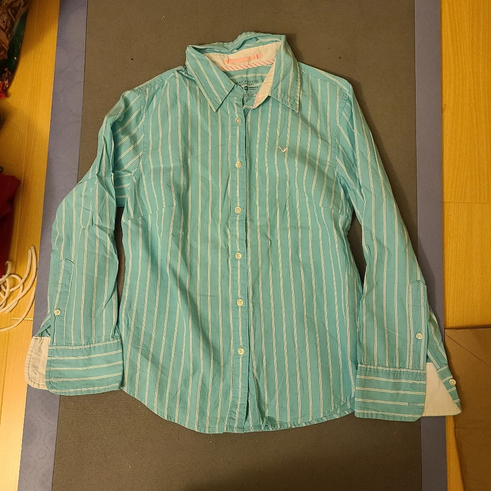 Size 0 American eagle button down 3/4 sleeve - Picture 2 of 5